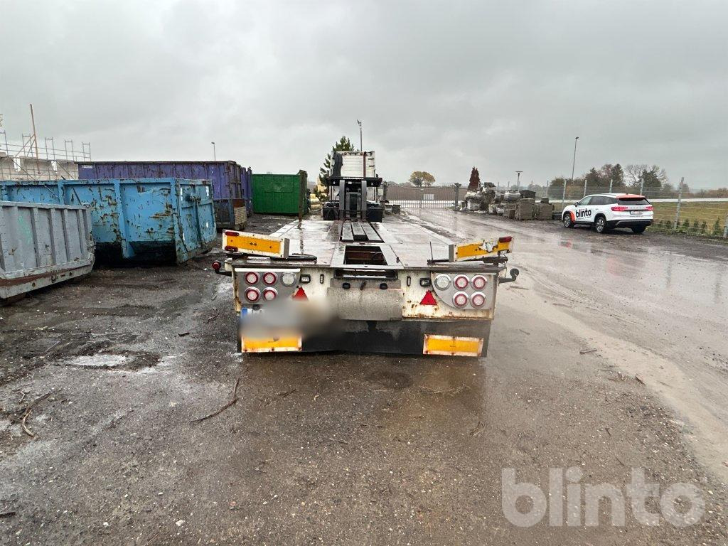 VOLVO FH16-32 8X4 - Cabeza tractora, Semirremolque portavehículos: foto 4 VOLVO FH16-32 8X4 - Cabeza tractora, Semirremolque portavehículos: foto 4