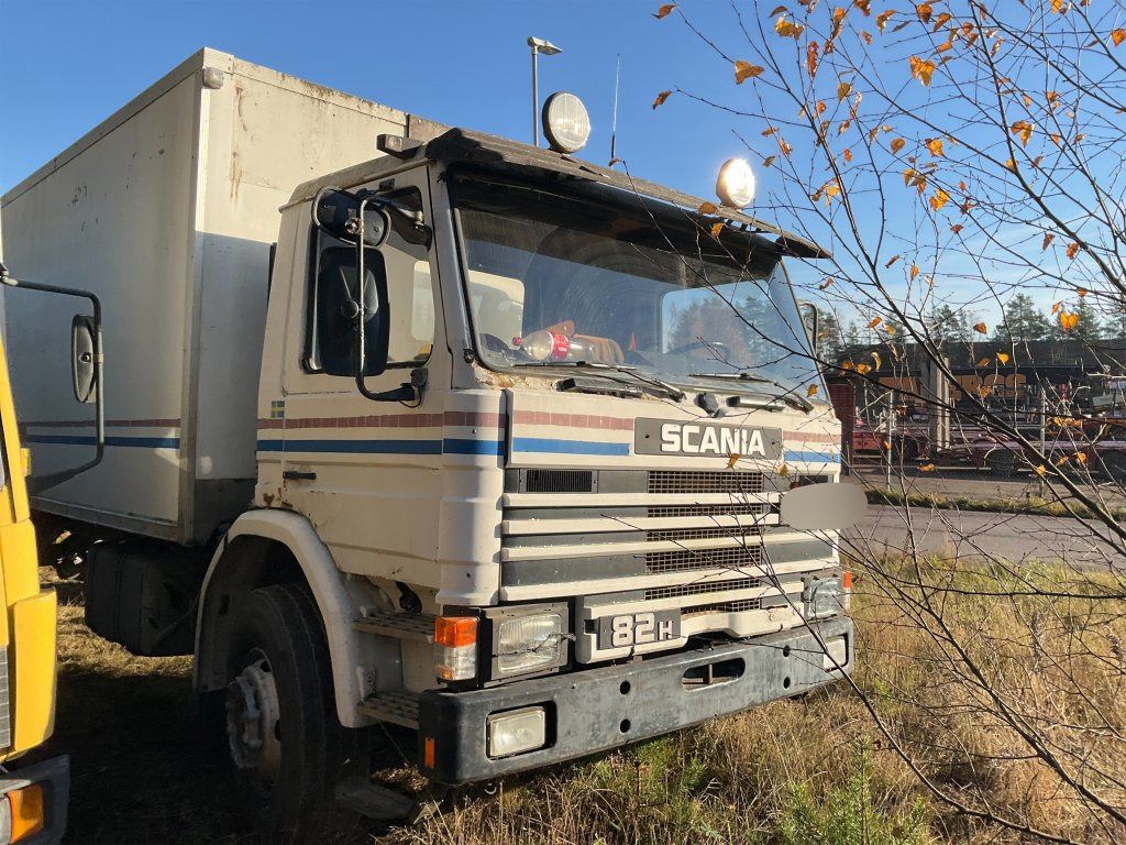 SCANIA P82H 4X2 62 - Camión: foto 2 SCANIA P82H 4X2 62 - Camión: foto 2