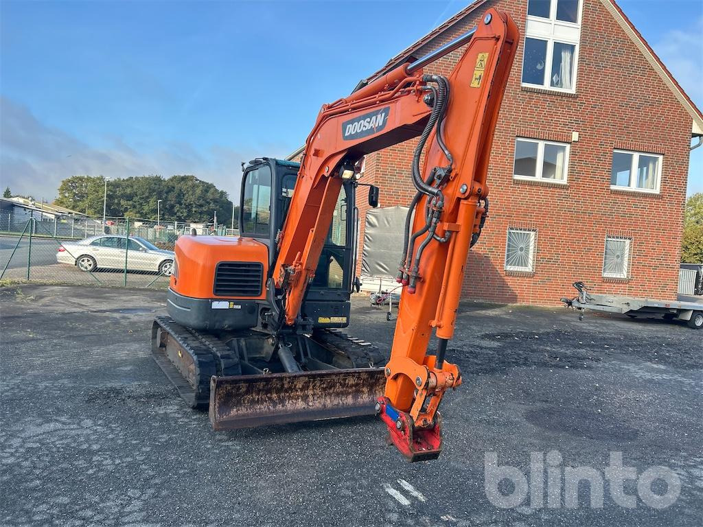 DOOSAN DX 63-3 (2018) - Excavadora de cadenas: foto 2 DOOSAN DX 63-3 (2018) - Excavadora de cadenas: foto 2