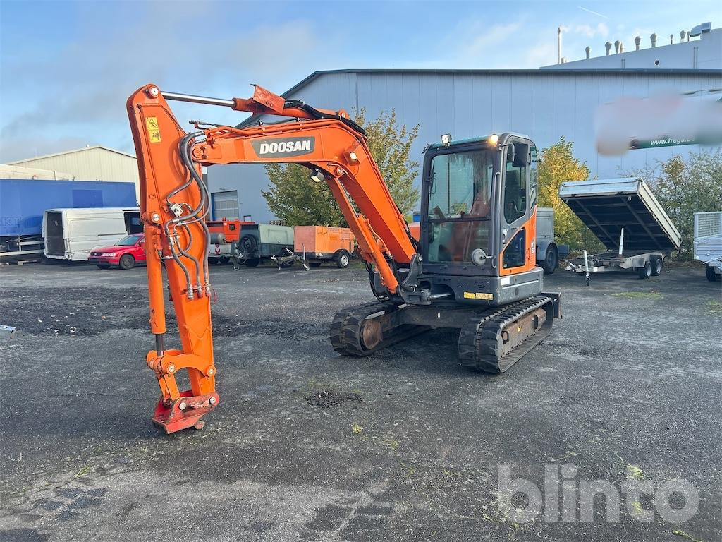 DOOSAN DX 63-3 (2018) - Excavadora de cadenas: foto 1 DOOSAN DX 63-3 (2018) - Excavadora de cadenas: foto 1