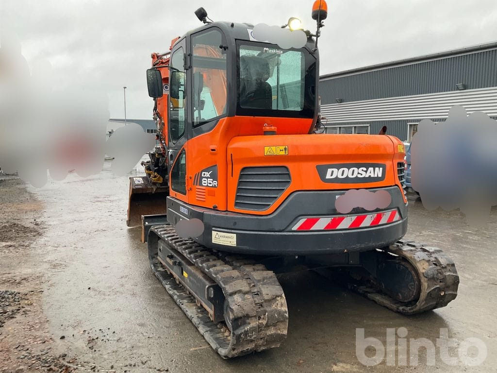 Doosan DX85R-3 med tiltrotator och redskap - Excavadora de cadenas: foto 4 Doosan DX85R-3 med tiltrotator och redskap - Excavadora de cadenas: foto 4