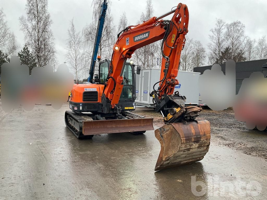 Doosan DX85R-3 med tiltrotator och redskap - Excavadora de cadenas: foto 2 Doosan DX85R-3 med tiltrotator och redskap - Excavadora de cadenas: foto 2