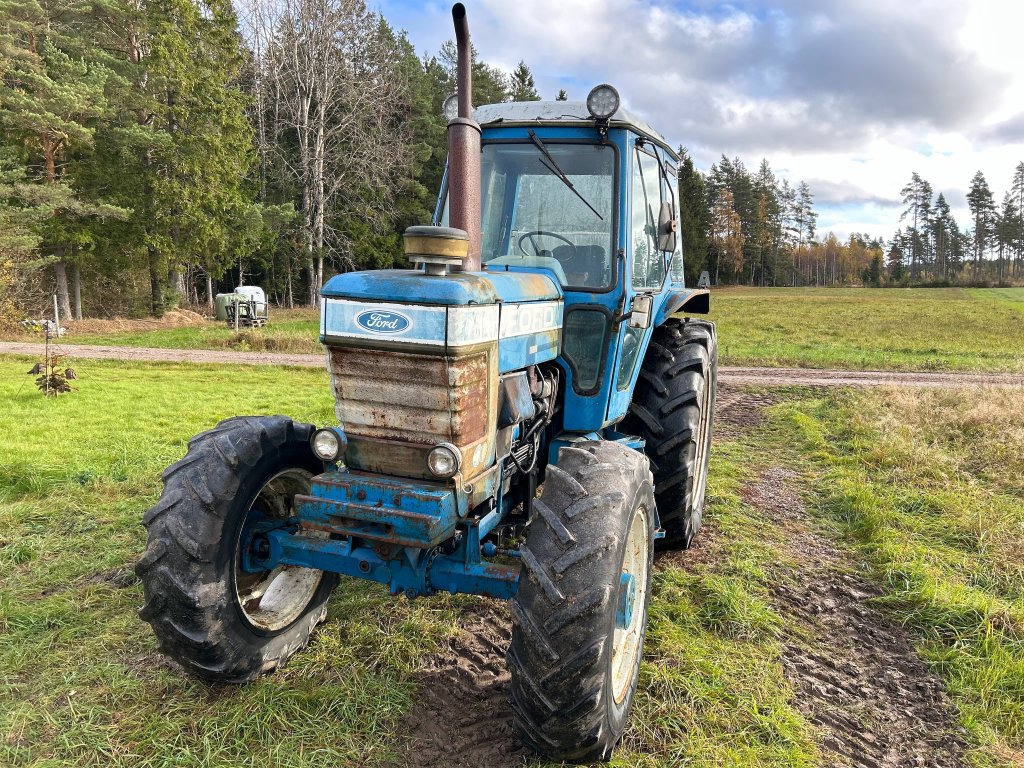 FORD 7710 4WD med trepunkts adapter - Tractor: foto 2 FORD 7710 4WD med trepunkts adapter - Tractor: foto 2