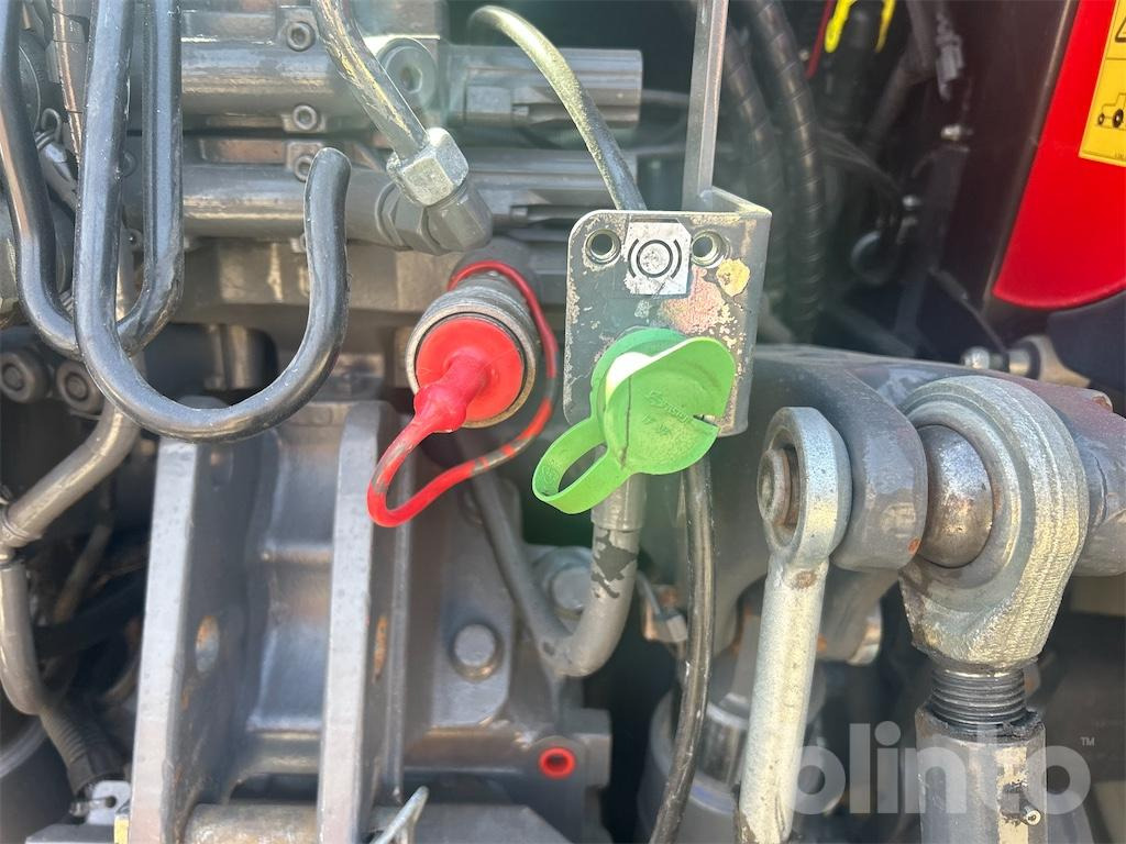 Tractor MASSEY FERGUSON 5713 SL Dyna 6: foto 47