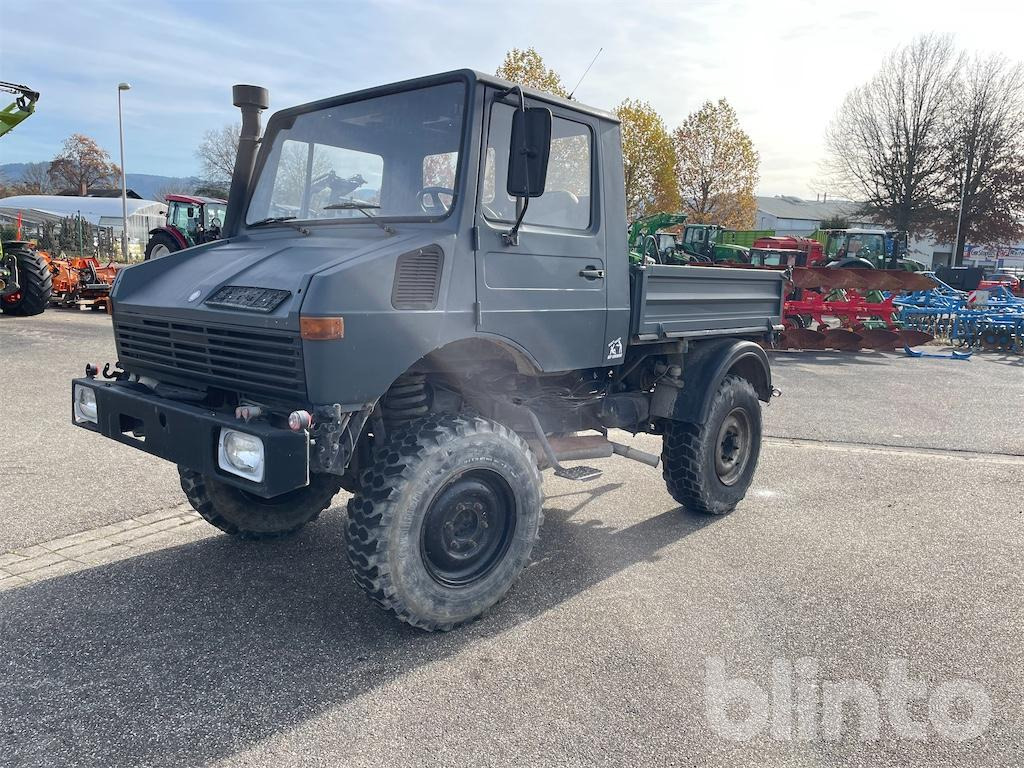 Mercedes Benz Unimog 424 (1981) - Camión caja abierta: foto 1 Mercedes Benz Unimog 424 (1981) - Camión caja abierta: foto 1