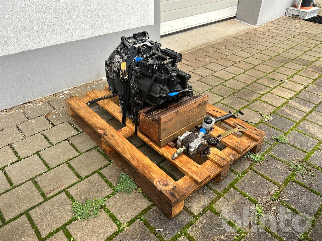 (Mitsubishi FD 15K) - Caja de cambios y piezas para Maquinaria de construcción: foto 2 (Mitsubishi FD 15K) - Caja de cambios y piezas para Maquinaria de construcción: foto 2