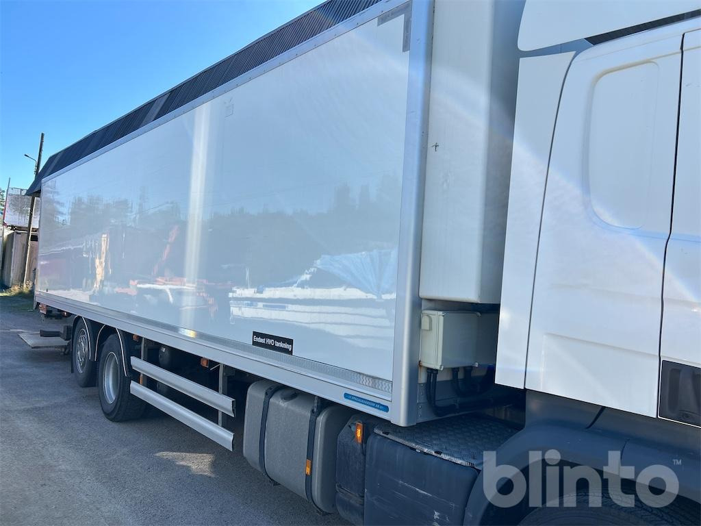 SCANIA P320LB6X2*4MNB - Camión frigorífico: foto 2 SCANIA P320LB6X2*4MNB - Camión frigorífico: foto 2