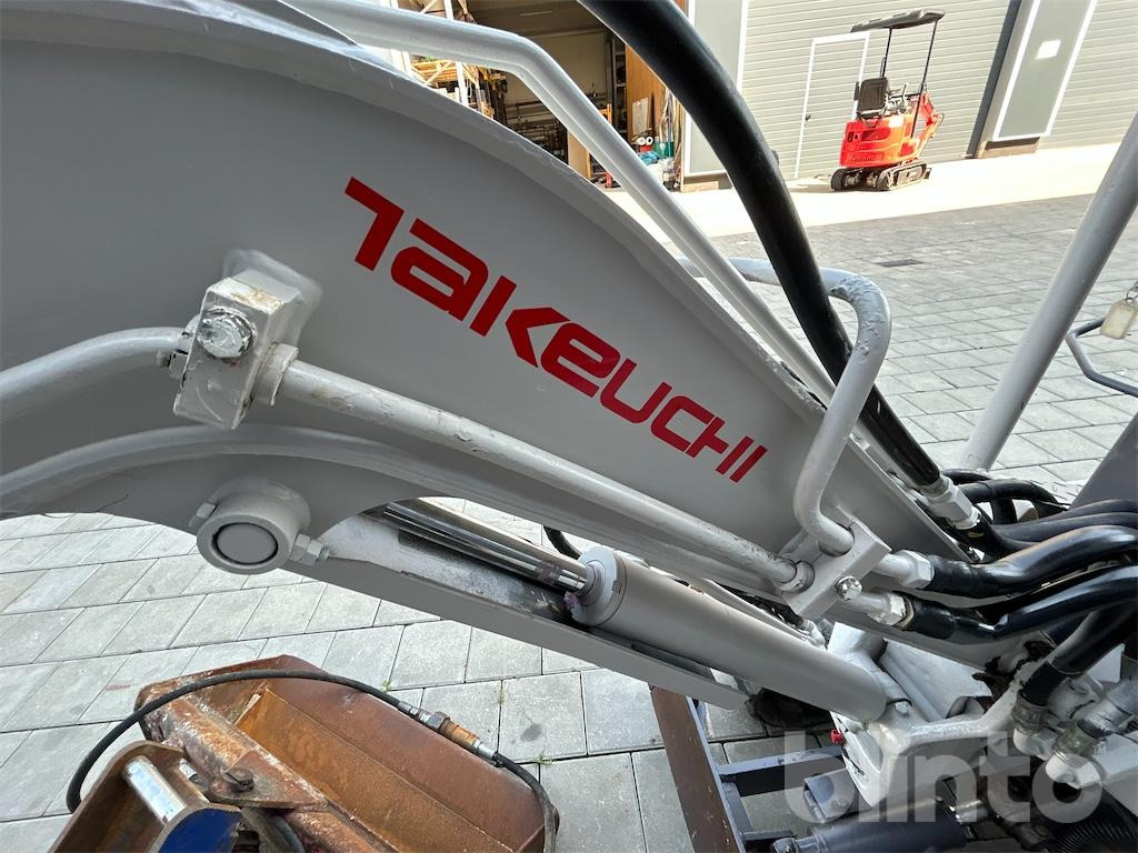 Miniexcavadora Takeuchi TB108 (2011): foto 9