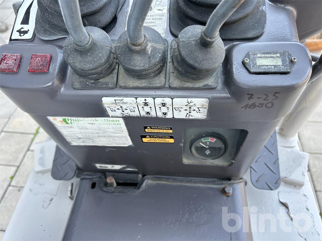 Miniexcavadora Takeuchi TB108 (2011): foto 40