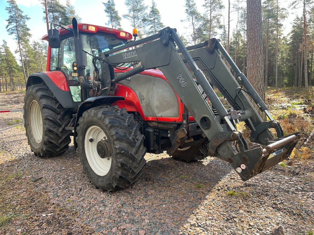 VALTRA T140-4 - Tractor: foto 3 VALTRA T140-4 - Tractor: foto 3
