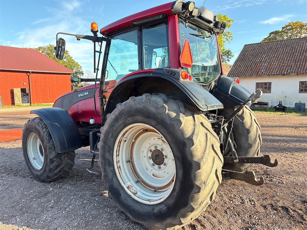 VALTRA T151E - Tractor: foto 3 VALTRA T151E - Tractor: foto 3