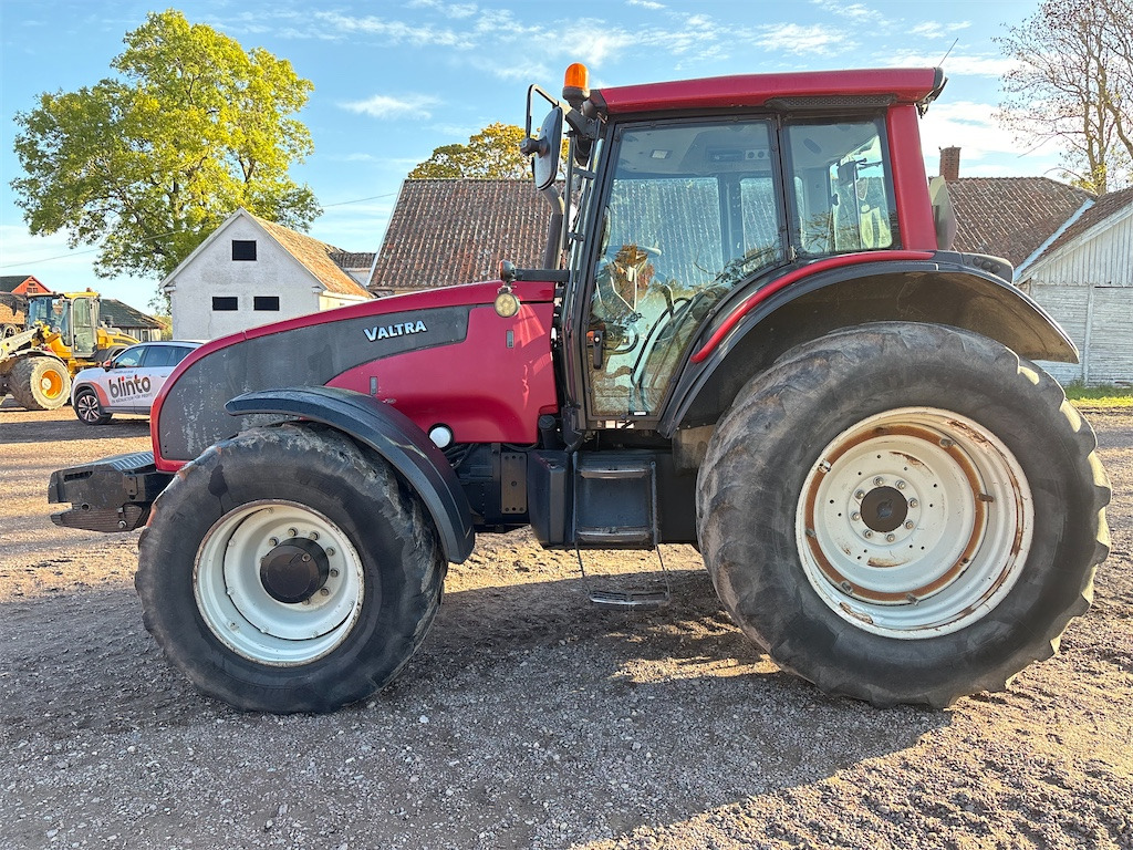 VALTRA T151E - Tractor: foto 2 VALTRA T151E - Tractor: foto 2