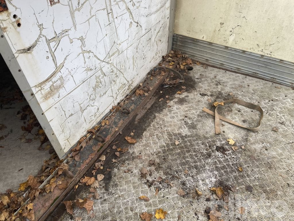 Camión caja abierta VOLVO FL612 4X2 med ramper: foto 32 Camión caja abierta VOLVO FL612 4X2 med ramper: foto 32