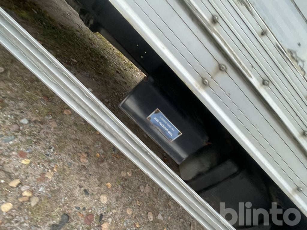 Camión caja abierta VOLVO FL612 4X2 med ramper: foto 10 Camión caja abierta VOLVO FL612 4X2 med ramper: foto 10