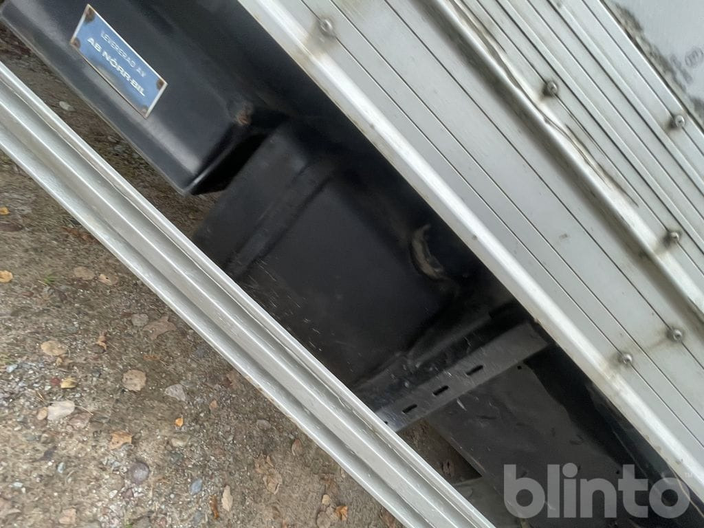 Camión caja abierta VOLVO FL612 4X2 med ramper: foto 9 Camión caja abierta VOLVO FL612 4X2 med ramper: foto 9