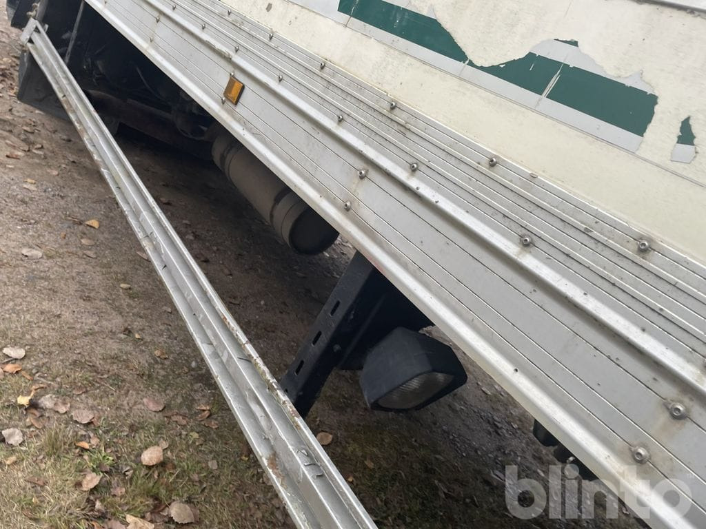 Camión caja abierta VOLVO FL612 4X2 med ramper: foto 46 Camión caja abierta VOLVO FL612 4X2 med ramper: foto 46