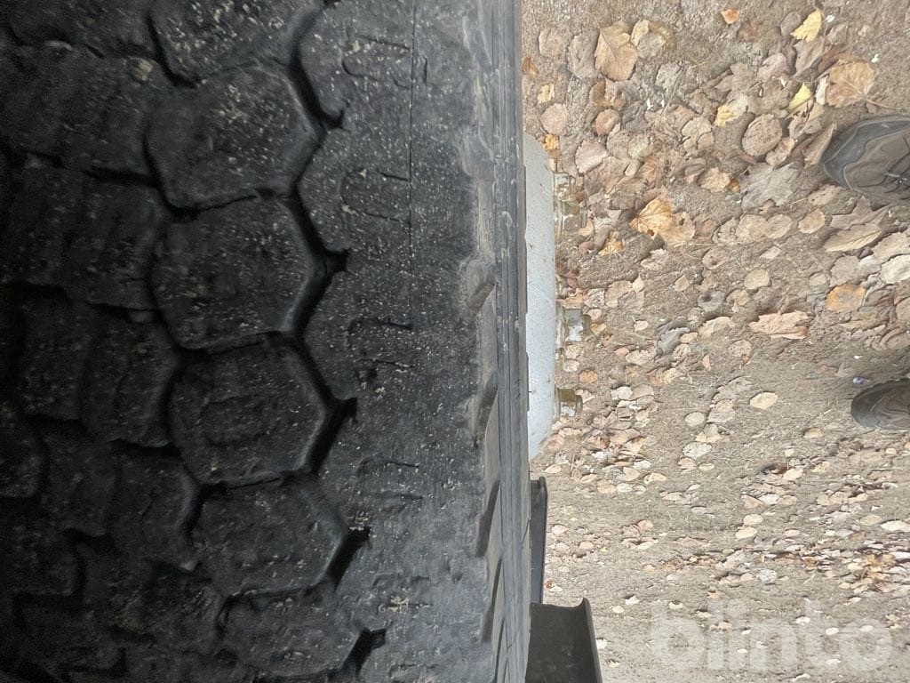 Camión caja abierta VOLVO FL612 4X2 med ramper: foto 14 Camión caja abierta VOLVO FL612 4X2 med ramper: foto 14