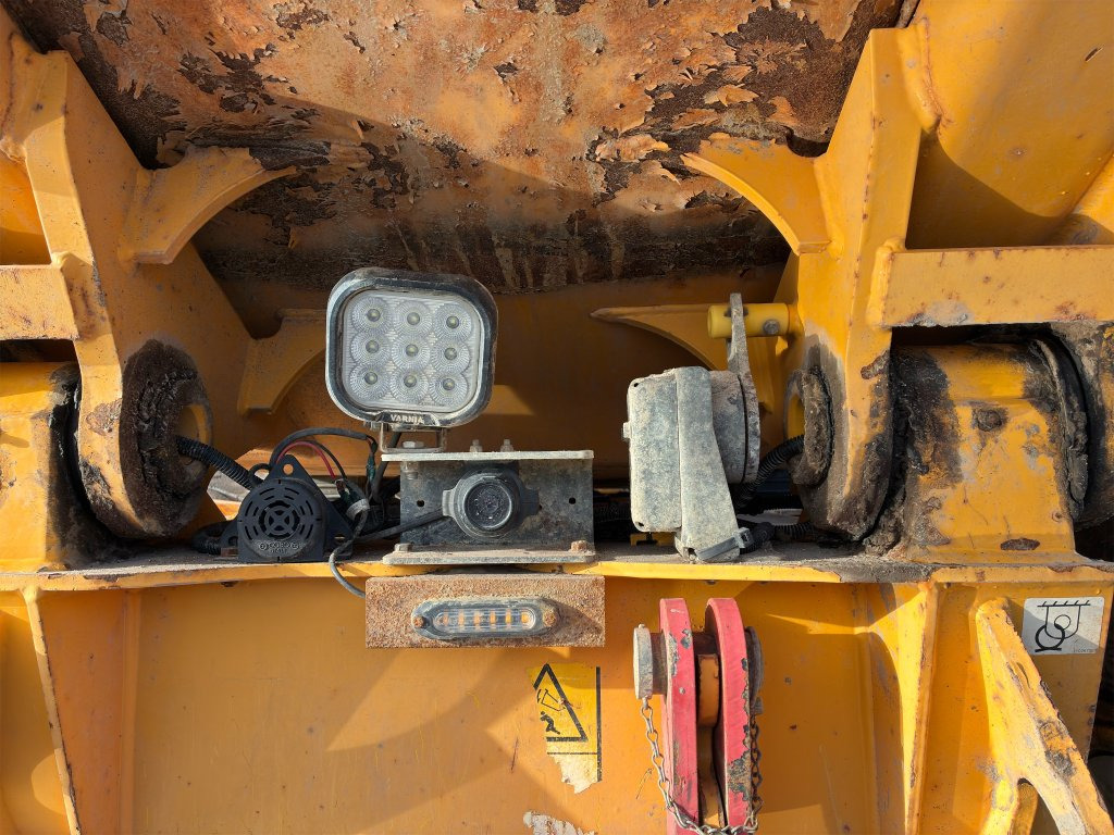 Dúmper articulado Volvo A30F: foto 24