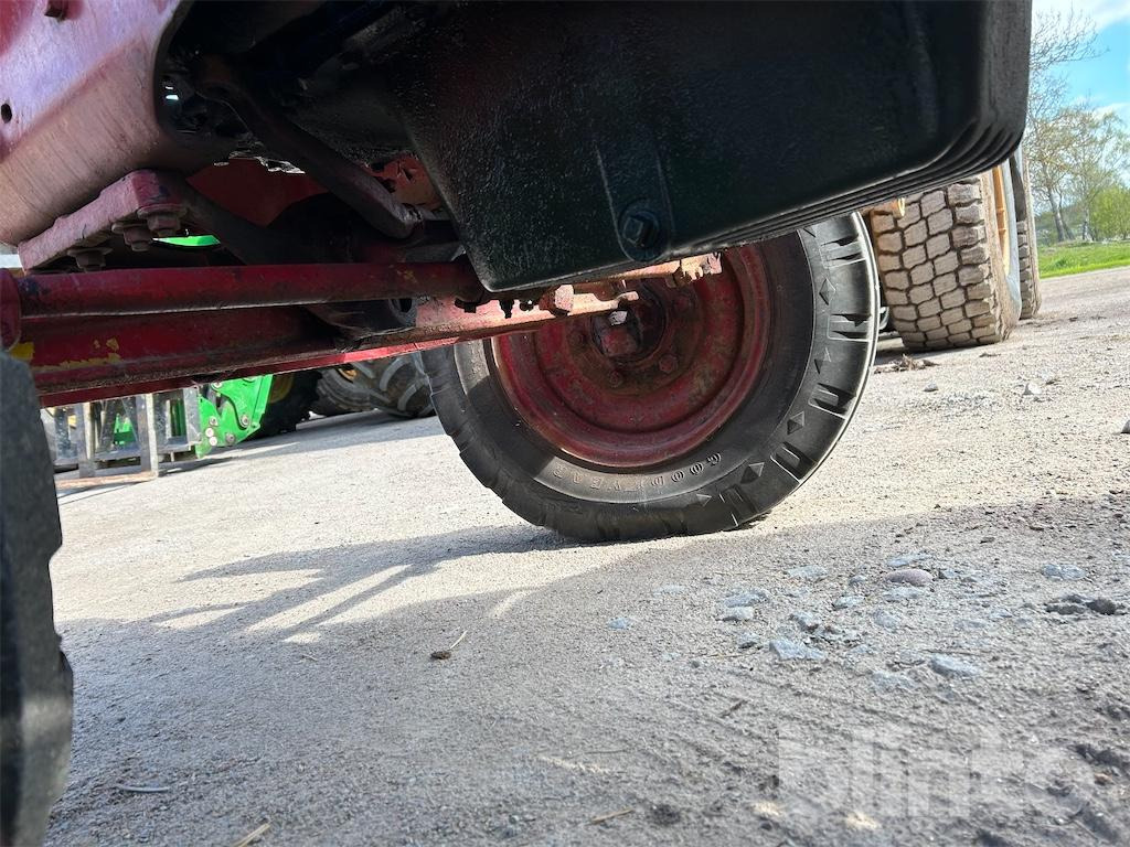 Tractor Volvo T55: foto 29
