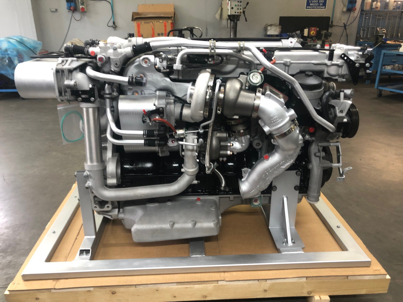 MOTORE MAN D2066LOH28 / MAN D2066 LOH28 - Motor: foto 2 MOTORE MAN D2066LOH28 / MAN D2066 LOH28 - Motor: foto 2