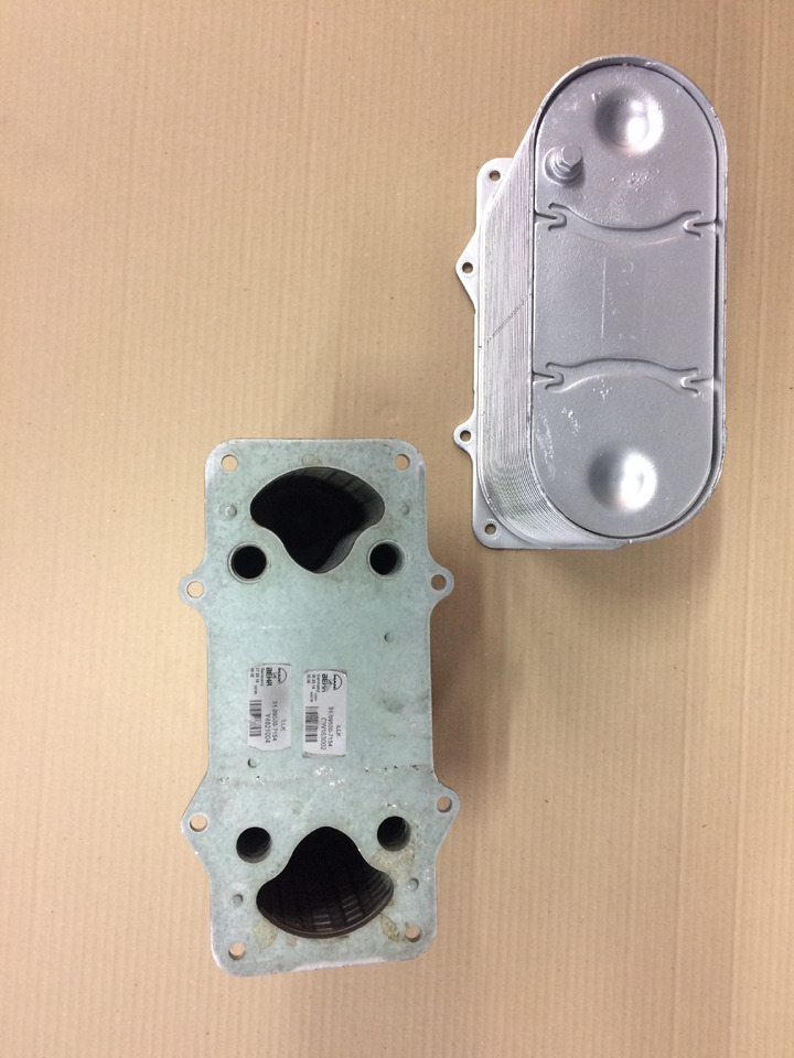 RADIATORE ARIA COMBURENTE - MOTORI MAN D2066 - D2676 - EURO 6 - Motor y piezas para Camión: foto 2 RADIATORE ARIA COMBURENTE - MOTORI MAN D2066 - D2676 - EURO 6 - Motor y piezas para Camión: foto 2