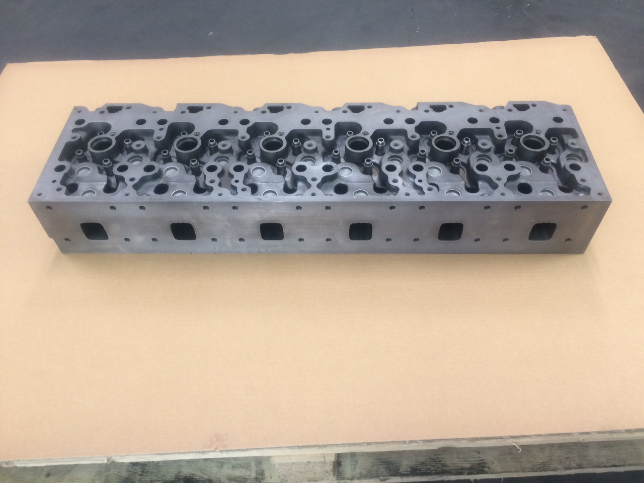 TESTATA CILINDRO - MAN 51031006095 - MOTORE MAN D0836 Common Rail - Cabezal de bloque: foto 5 TESTATA CILINDRO - MAN 51031006095 - MOTORE MAN D0836 Common Rail - Cabezal de bloque: foto 5
