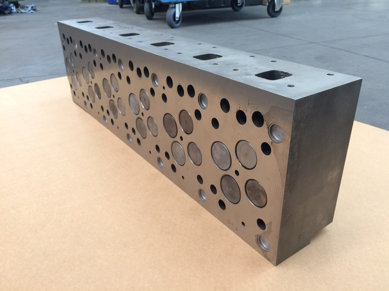 TESTATA CILINDRO MAN 51031006273 - MOTORE MAN D0836 Common Rail - Cabezal de bloque: foto 5 TESTATA CILINDRO MAN 51031006273 - MOTORE MAN D0836 Common Rail - Cabezal de bloque: foto 5