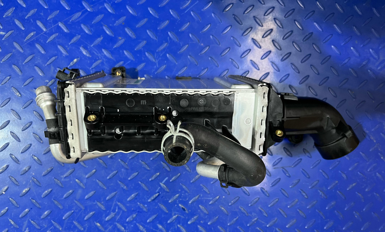 MAHLE Mercedes Benz A6560903900 - Intercooler: foto 2 MAHLE Mercedes Benz A6560903900 - Intercooler: foto 2