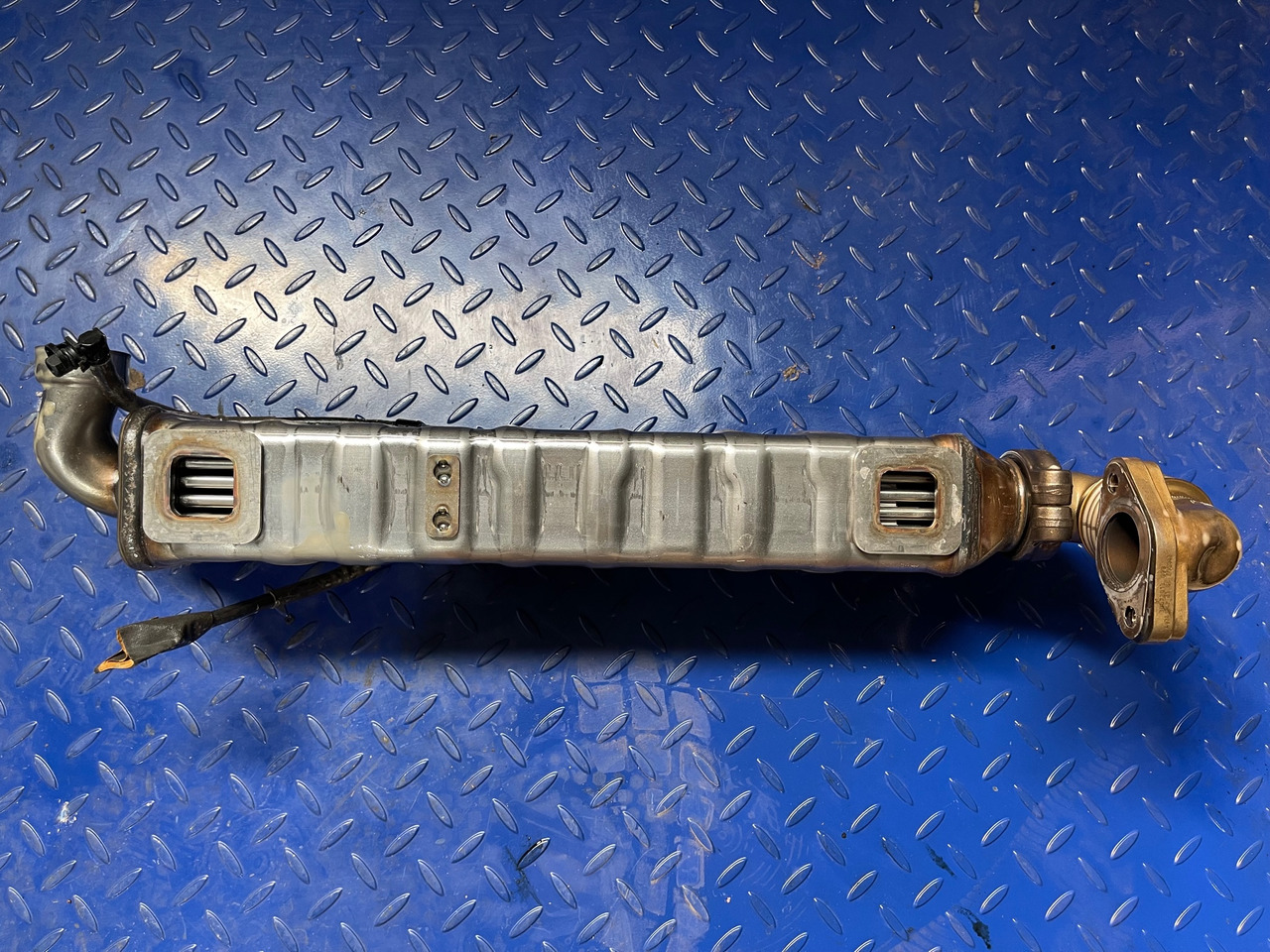 Mercedes Actros Atego EGR Euro 6 A9361420979 - Enfriador EGR: foto 1 Mercedes Actros Atego EGR Euro 6 A9361420979 - Enfriador EGR: foto 1