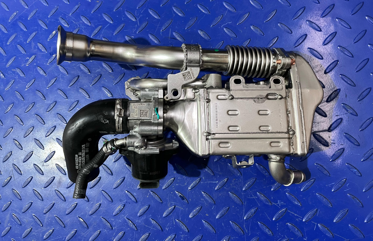 Mercedes Benz A6541402801 and EGR Valve A6541405700 - Enfriador EGR: foto 1 Mercedes Benz A6541402801 and EGR Valve A6541405700 - Enfriador EGR: foto 1