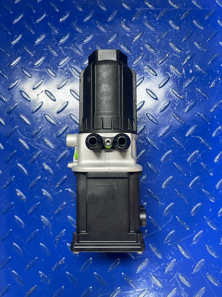Mercedes Benz Actros MP4 Adblue Pump Euro 6 - Sistema de escape para Camión: foto 5 Mercedes Benz Actros MP4 Adblue Pump Euro 6 - Sistema de escape para Camión: foto 5