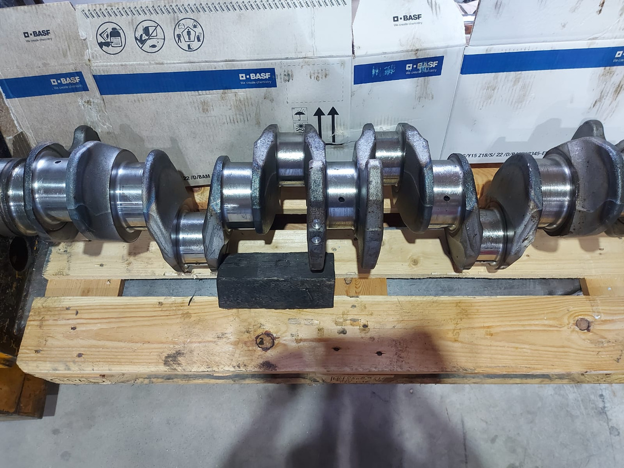 Mercedes Crankshaft OM473 Euro 6 - Cigüeñal: foto 1 Mercedes Crankshaft OM473 Euro 6 - Cigüeñal: foto 1