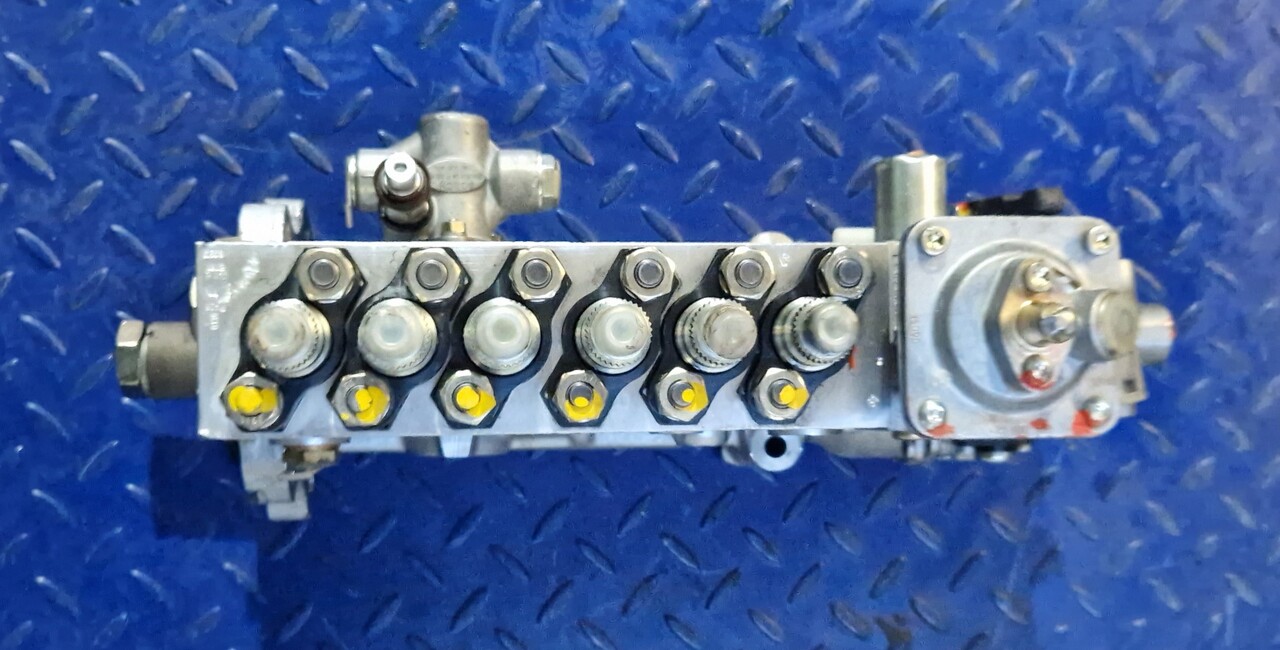BOSCH INJECTION PUMP 0402076840 - Recambio para Otros maquinaria: foto 2 BOSCH INJECTION PUMP 0402076840 - Recambio para Otros maquinaria: foto 2