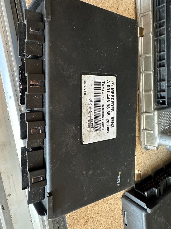 Temic Mercedes Unimog Ecu A0004469835 - Unidad de control para Otros maquinaria: foto 1 Temic Mercedes Unimog Ecu A0004469835 - Unidad de control para Otros maquinaria: foto 1