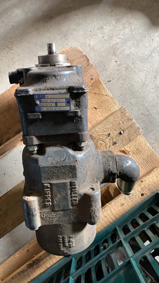 ZF PTO NH 4 C 6090042021 - Bomba hidráulica para Camión: foto 1 ZF PTO NH 4 C 6090042021 - Bomba hidráulica para Camión: foto 1