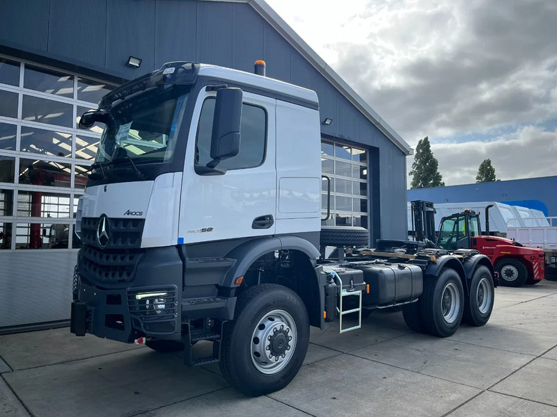 Mercedes-Benz Arocs 4058 AS 6x6 Tractor Head 180T Push Pull EURO-5 - Cabeza tractora: foto 1 Mercedes-Benz Arocs 4058 AS 6x6 Tractor Head 180T Push Pull EURO-5 - Cabeza tractora: foto 1