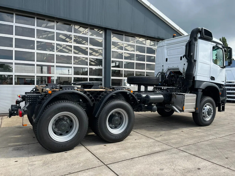 Mercedes-Benz Arocs 4058 AS 6x6 Tractor Head 180T Push Pull euro3 (Pre order) - Cabeza tractora: foto 5 Mercedes-Benz Arocs 4058 AS 6x6 Tractor Head 180T Push Pull euro3 (Pre order) - Cabeza tractora: foto 5