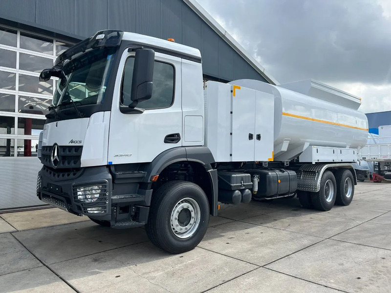 Mercedes-Benz Arocs 3340 6x4 Water Tank Truck - Camión cisterna: foto 1 Mercedes-Benz Arocs 3340 6x4 Water Tank Truck - Camión cisterna: foto 1