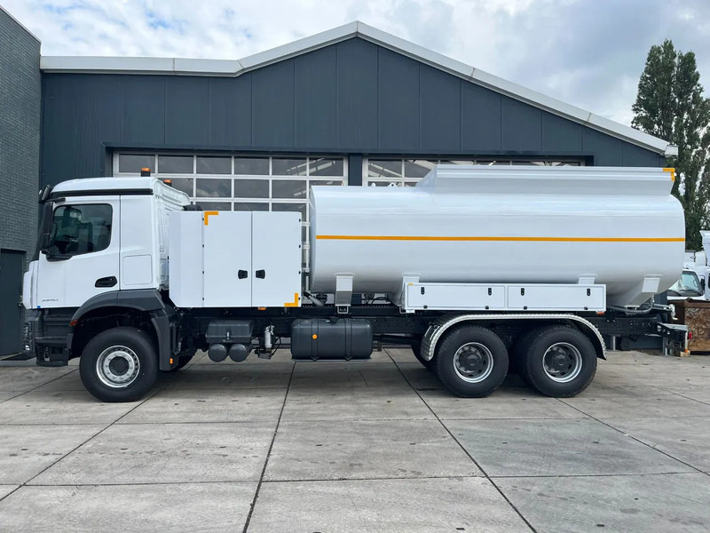 Mercedes-Benz Arocs 3340 6x6 Water Tank Truck - Camión cisterna: foto 2 Mercedes-Benz Arocs 3340 6x6 Water Tank Truck - Camión cisterna: foto 2
