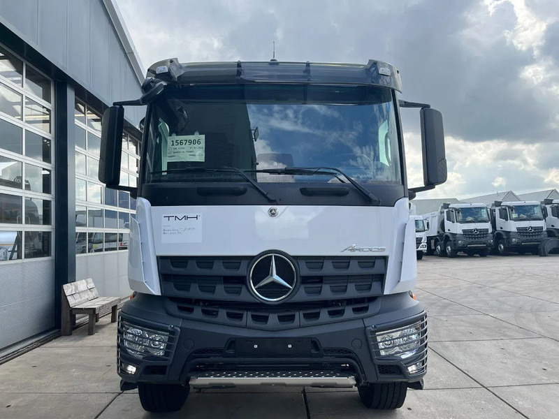 Mercedes-Benz Arocs 3340 6x6 Water Tank Truck - Camión cisterna: foto 5 Mercedes-Benz Arocs 3340 6x6 Water Tank Truck - Camión cisterna: foto 5
