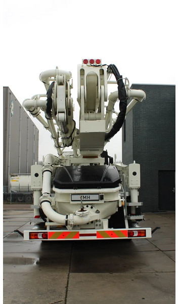 Mercedes-Benz Arocs 4140 8x4 Sany SY43 Concrete pump Build by Putzmeister - Camión bomba de hormigón: foto 4 Mercedes-Benz Arocs 4140 8x4 Sany SY43 Concrete pump Build by Putzmeister - Camión bomba de hormigón: foto 4