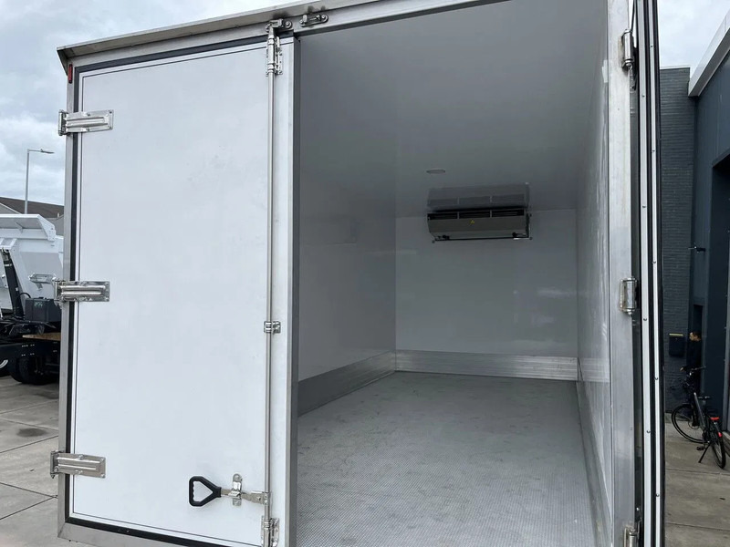 Leasing para Mercedes-Benz Atego 1725 4x4 Refrigerator Truck (1 unit) Mercedes-Benz Atego 1725 4x4 Refrigerator Truck (1 unit): foto 10