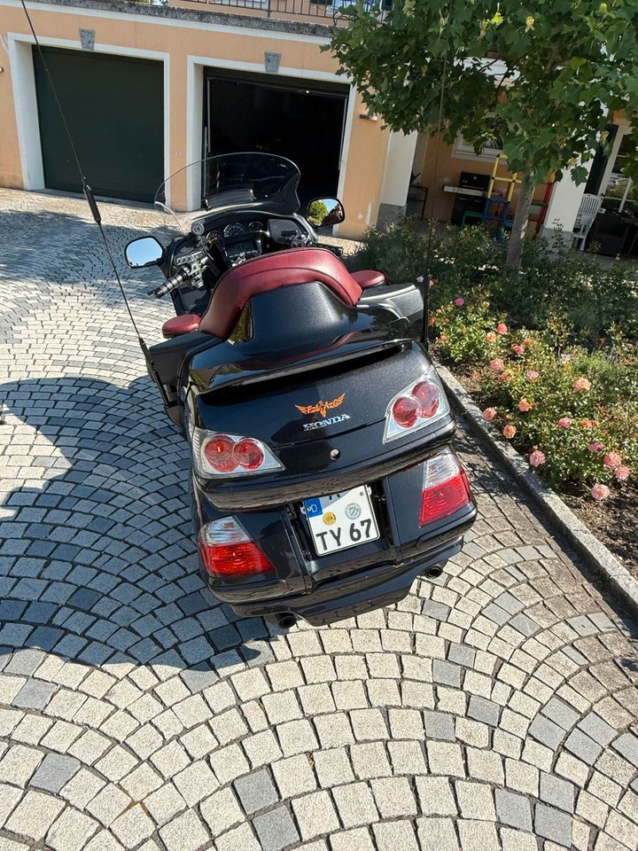 Honda GL1800 SC47*Krossline*Audio*Wilbers*SR Racing - Motocicleta: foto 5 Honda GL1800 SC47*Krossline*Audio*Wilbers*SR Racing - Motocicleta: foto 5