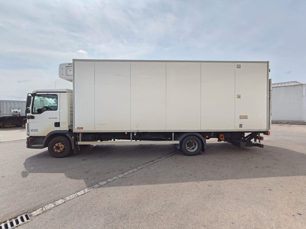 MAN TGL 12.220*Supra 1150*Bär LBW* Tiefkühler* - Camión frigorífico: foto 4 MAN TGL 12.220*Supra 1150*Bär LBW* Tiefkühler* - Camión frigorífico: foto 4