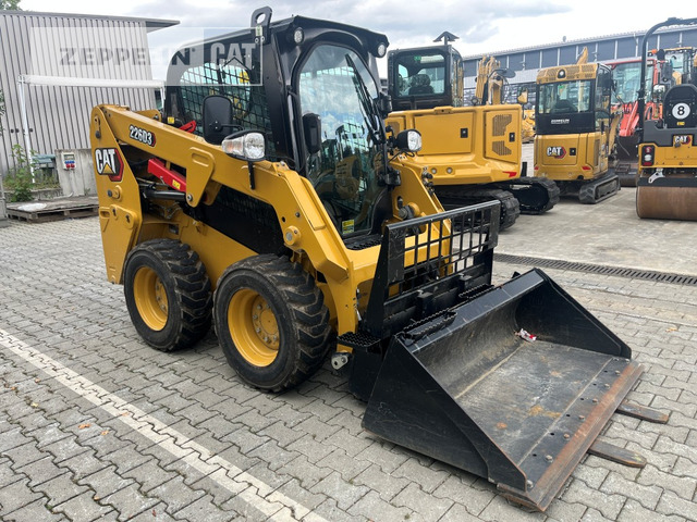 Cat 226D - Minicargadora: foto 3 Cat 226D - Minicargadora: foto 3