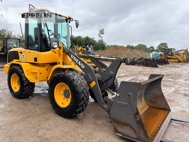 Cargadora de ruedas Volvo L30G: foto 1