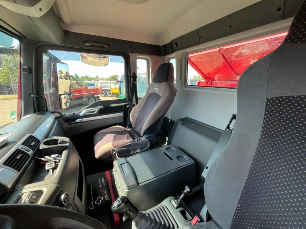 MAN TG-S 26.440 6x6 3-Achs Allradkipper Meiller - Camión volquete: foto 4 MAN TG-S 26.440 6x6 3-Achs Allradkipper Meiller - Camión volquete: foto 4