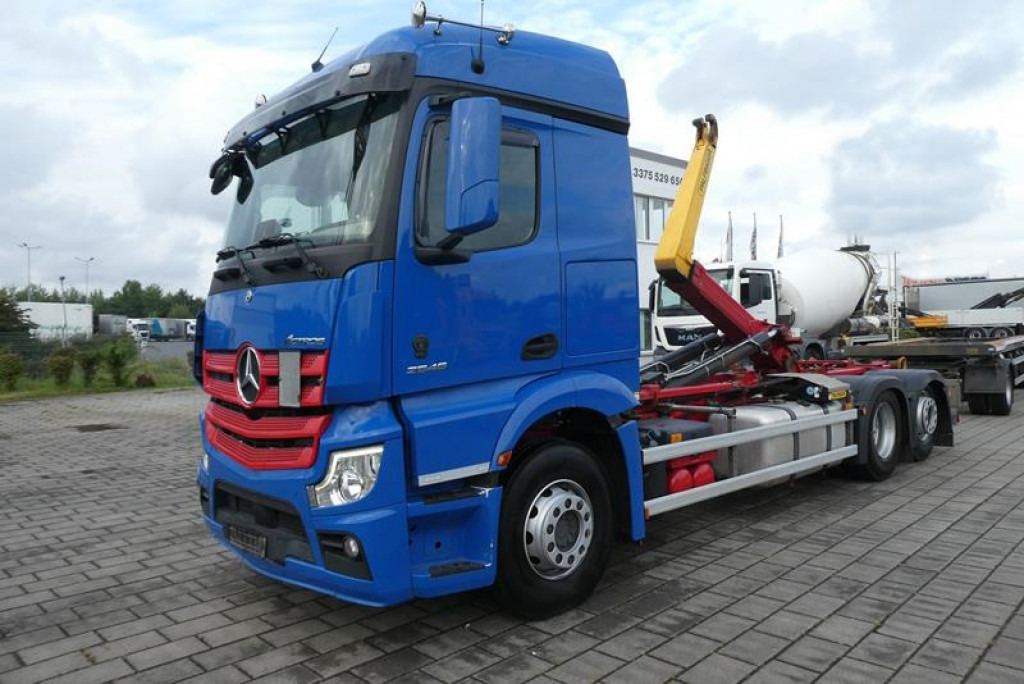 MERCEDES-BENZ Actros neu 2546 L 6x2 Abrollkipper Lenk-Lift Achse - Camión multibasculante: foto 1 MERCEDES-BENZ Actros neu 2546 L 6x2 Abrollkipper Lenk-Lift Achse - Camión multibasculante: foto 1