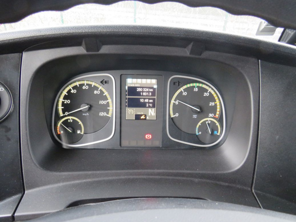 MERCEDES-BENZ Atego 1527 L Pritsche LBW - Camión lona: foto 3 MERCEDES-BENZ Atego 1527 L Pritsche LBW - Camión lona: foto 3