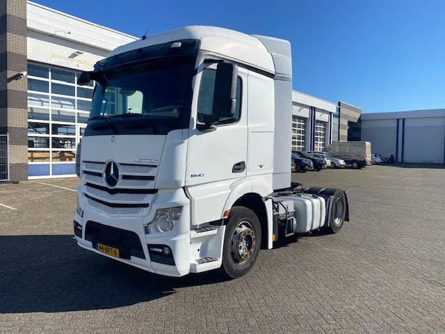 Mercedes-Benz Actros 1840 stream space cabine met spoilers fenders en zonneklep - Cabeza tractora: foto 1 Mercedes-Benz Actros 1840 stream space cabine met spoilers fenders en zonneklep - Cabeza tractora: foto 1